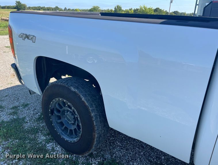 image for item EK8931 2011 Chevrolet  Silverado 1500 Ext. Cab pickup truck