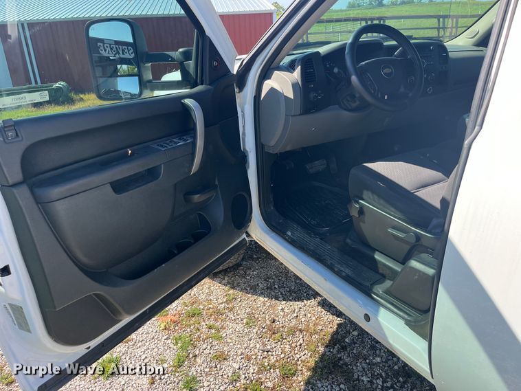 image for item EK8931 2011 Chevrolet  Silverado 1500 Ext. Cab pickup truck