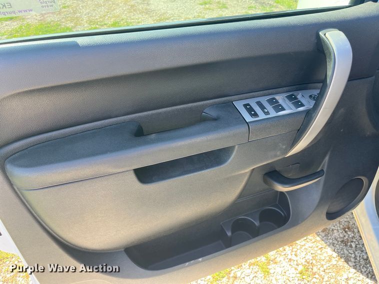 image for item EK8931 2011 Chevrolet  Silverado 1500 Ext. Cab pickup truck