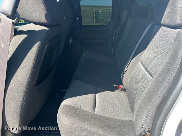 image for item EK8931 2011 Chevrolet  Silverado 1500 Ext. Cab pickup truck