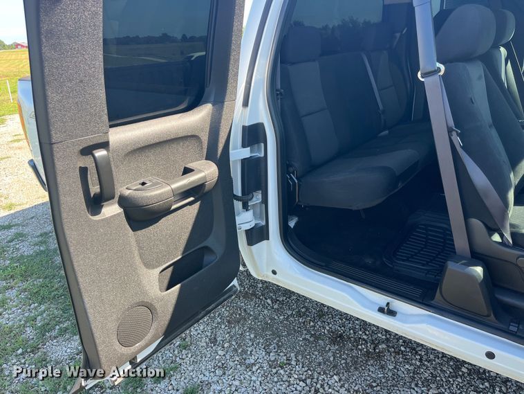 image for item EK8931 2011 Chevrolet  Silverado 1500 Ext. Cab pickup truck