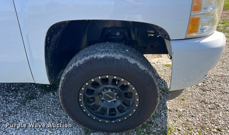 image for item EK8931 2011 Chevrolet  Silverado 1500 Ext. Cab pickup truck