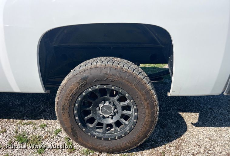 image for item EK8931 2011 Chevrolet  Silverado 1500 Ext. Cab pickup truck