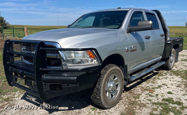 image for item EK8932 2015 Dodge Ram 3500HD Crew Cab flatbed pickup truck