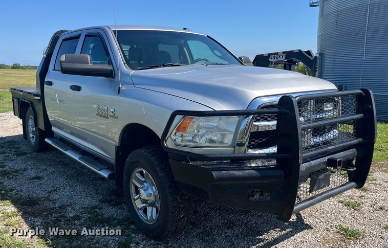 image for item EK8932 2015 Dodge Ram 3500HD Crew Cab flatbed pickup truck