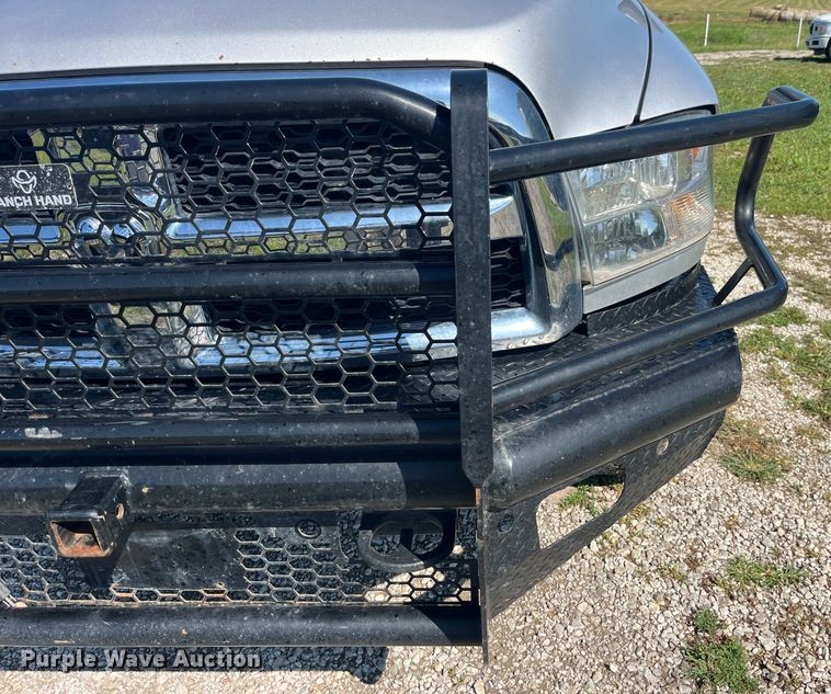 image for item EK8932 2015 Dodge Ram 3500HD Crew Cab flatbed pickup truck