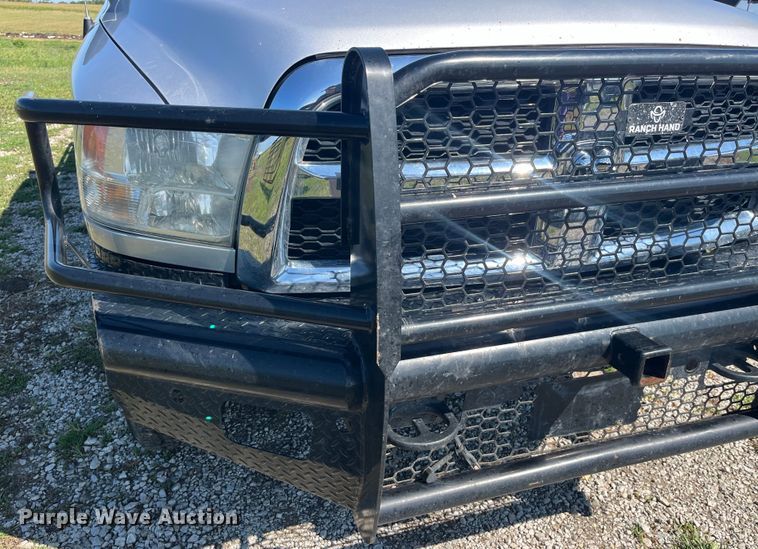 image for item EK8932 2015 Dodge Ram 3500HD Crew Cab flatbed pickup truck