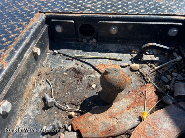 image for item EK8932 2015 Dodge Ram 3500HD Crew Cab flatbed pickup truck