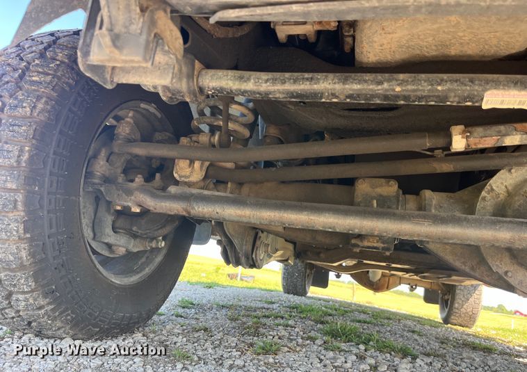 image for item EK8932 2015 Dodge Ram 3500HD Crew Cab flatbed pickup truck