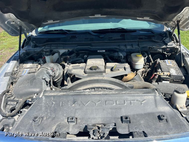 image for item EK8932 2015 Dodge Ram 3500HD Crew Cab flatbed pickup truck