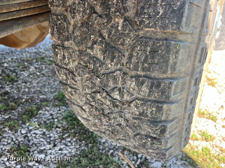 image for item EK8932 2015 Dodge Ram 3500HD Crew Cab flatbed pickup truck