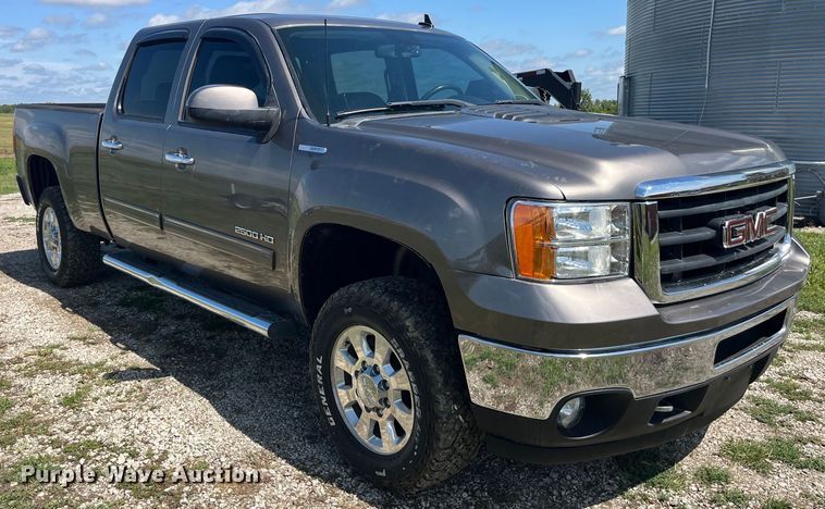 image for item EK8934 2012 GMC Sierra 2500HD Crew Cab pickup truck