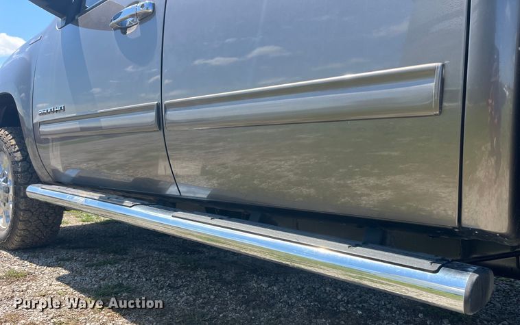 image for item EK8934 2012 GMC Sierra 2500HD Crew Cab pickup truck
