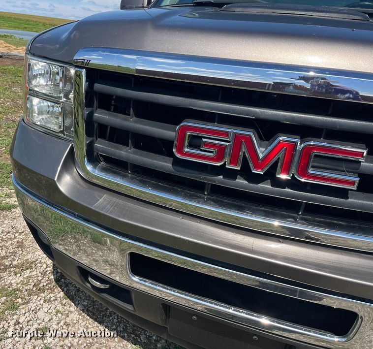 image for item EK8934 2012 GMC Sierra 2500HD Crew Cab pickup truck