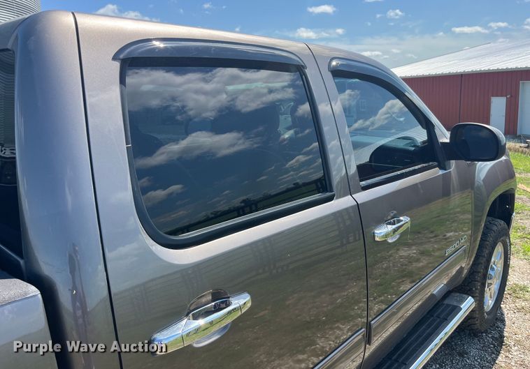 image for item EK8934 2012 GMC Sierra 2500HD Crew Cab pickup truck