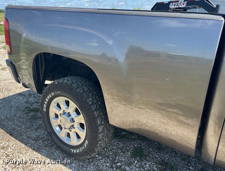 image for item EK8934 2012 GMC Sierra 2500HD Crew Cab pickup truck