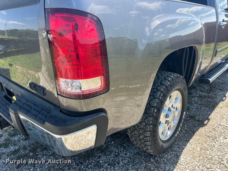 image for item EK8934 2012 GMC Sierra 2500HD Crew Cab pickup truck