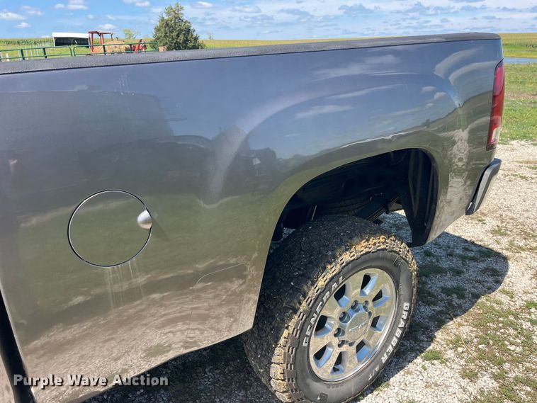 image for item EK8934 2012 GMC Sierra 2500HD Crew Cab pickup truck