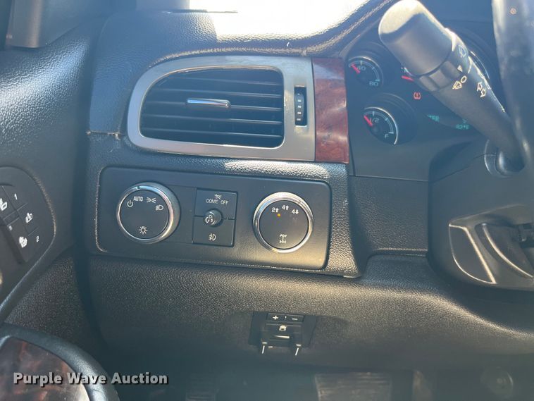 image for item EK8934 2012 GMC Sierra 2500HD Crew Cab pickup truck