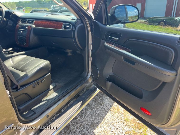 image for item EK8934 2012 GMC Sierra 2500HD Crew Cab pickup truck