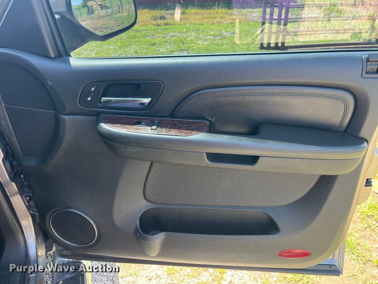 image for item EK8934 2012 GMC Sierra 2500HD Crew Cab pickup truck