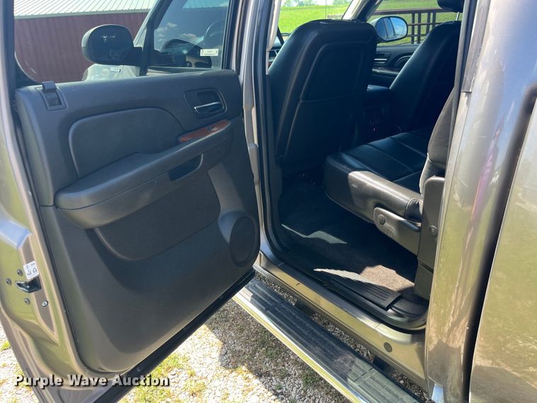 image for item EK8934 2012 GMC Sierra 2500HD Crew Cab pickup truck