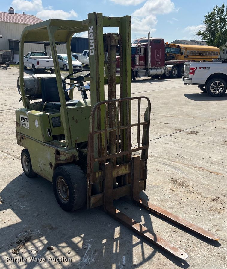 image for item EK8955 Clark C500Y30 forklift