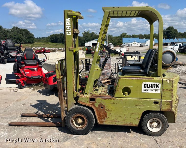 image for item EK8955 Clark C500Y30 forklift