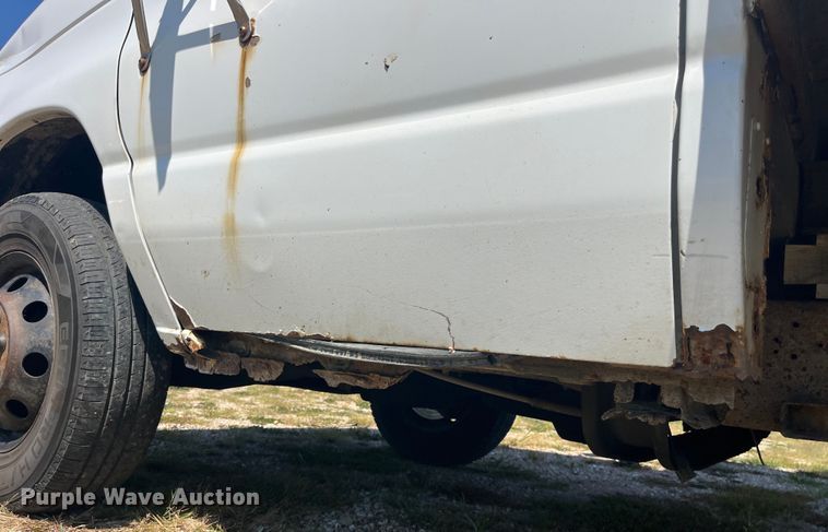 image for item EK8971 2002 Ford E450 Super Duty box truck