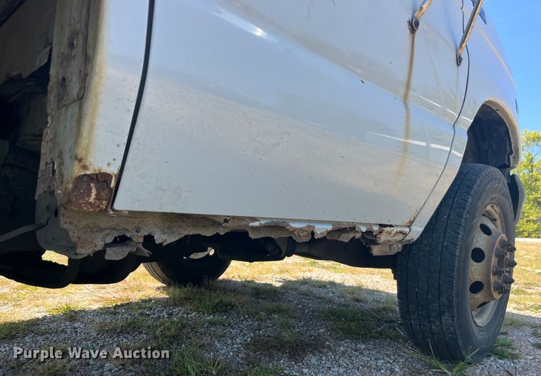 image for item EK8971 2002 Ford E450 Super Duty box truck