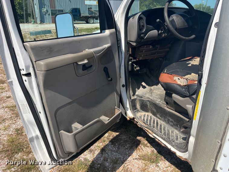 image for item EK8971 2002 Ford E450 Super Duty box truck