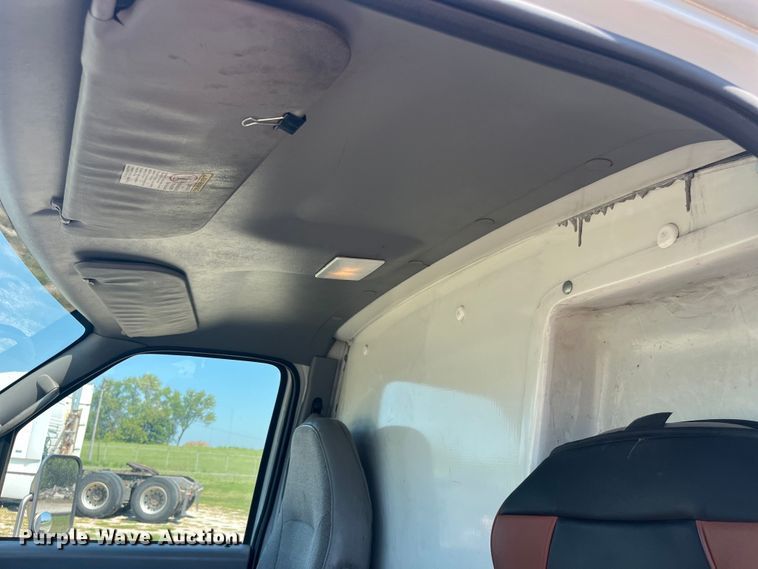 image for item EK8971 2002 Ford E450 Super Duty box truck