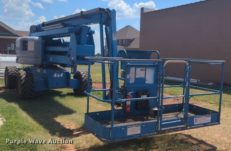 image for item EQ2006 2006 Genie Z60/34 boom lift