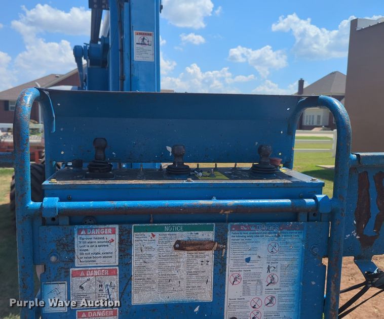 image for item EQ2006 2006 Genie Z60/34 boom lift