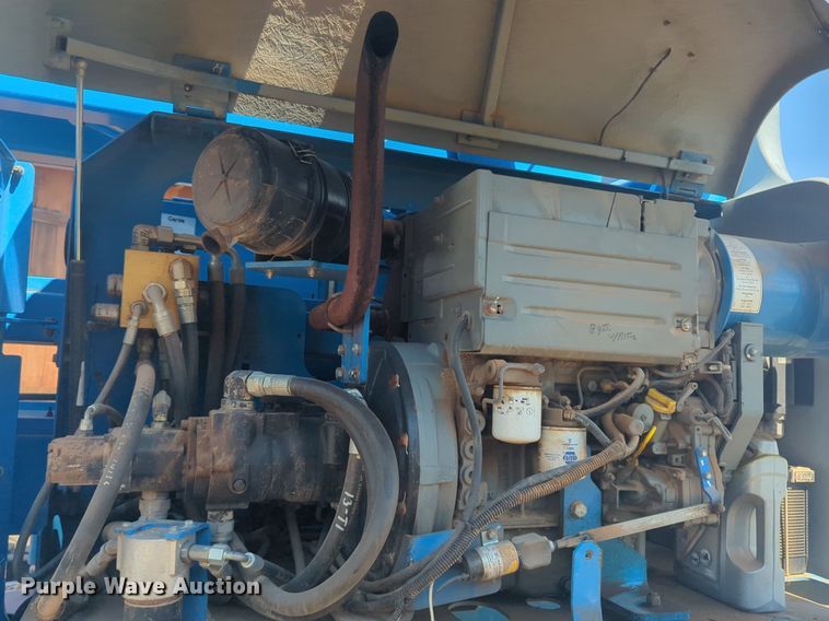 image for item EQ2006 2006 Genie Z60/34 boom lift