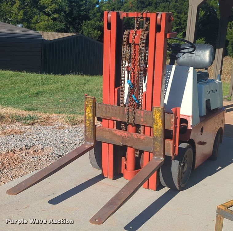 image for item EQ2009 Datsun forklift