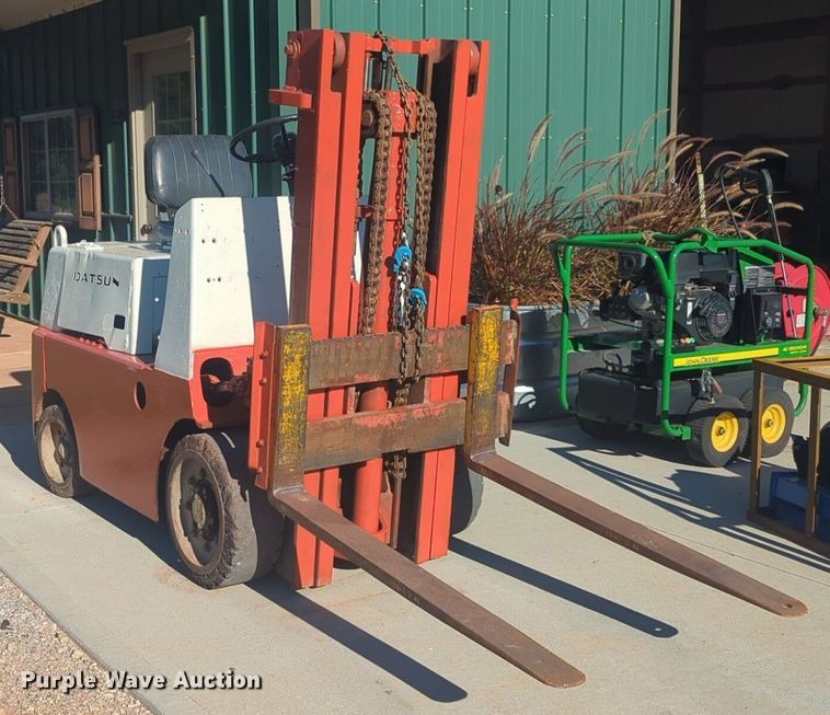 image for item EQ2009 Datsun forklift