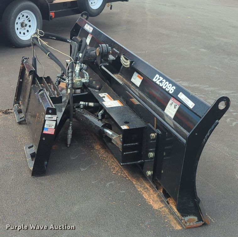 image for item EQ2036 Kubota DZ3096 skid steer dozer blade