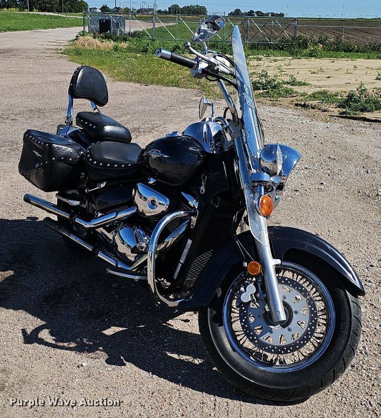 image for item IO9985 2006 Suzuki  C50T Boulevard  motorcycle