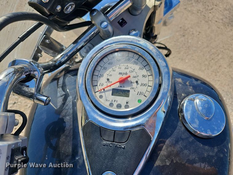 image for item IO9985 2006 Suzuki  C50T Boulevard  motorcycle