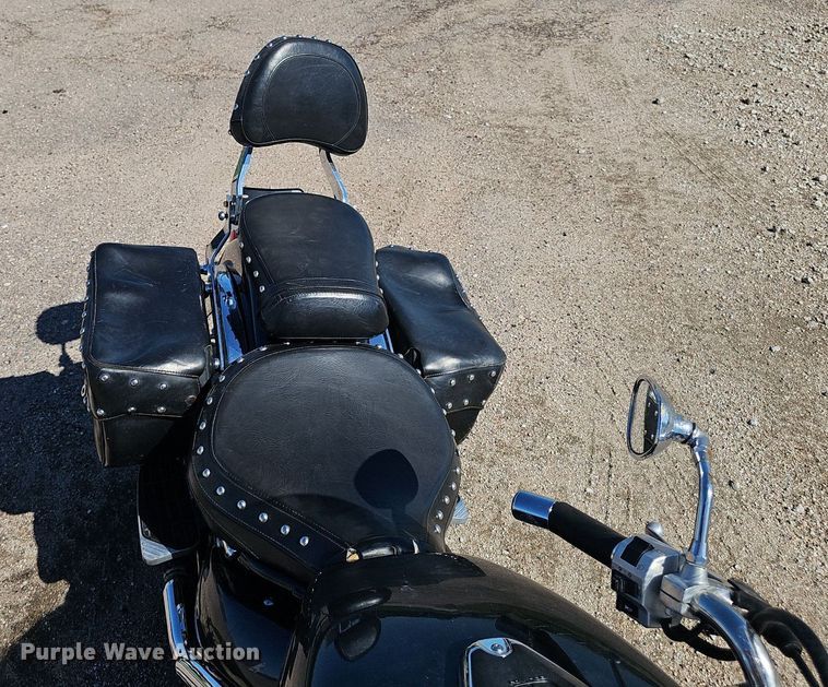 image for item IO9985 2006 Suzuki  C50T Boulevard  motorcycle