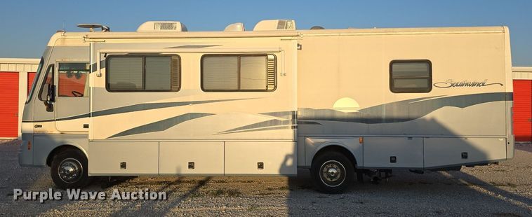image for item IO9993 2003 Southwind  Workhorse Fleetwood RV