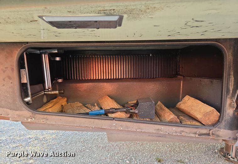 image for item IO9993 2003 Southwind  Workhorse Fleetwood RV