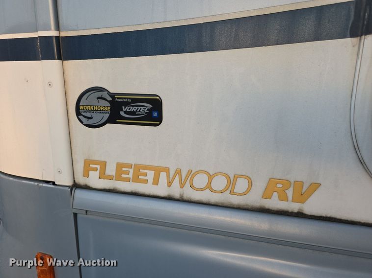 image for item IO9993 2003 Southwind  Workhorse Fleetwood RV