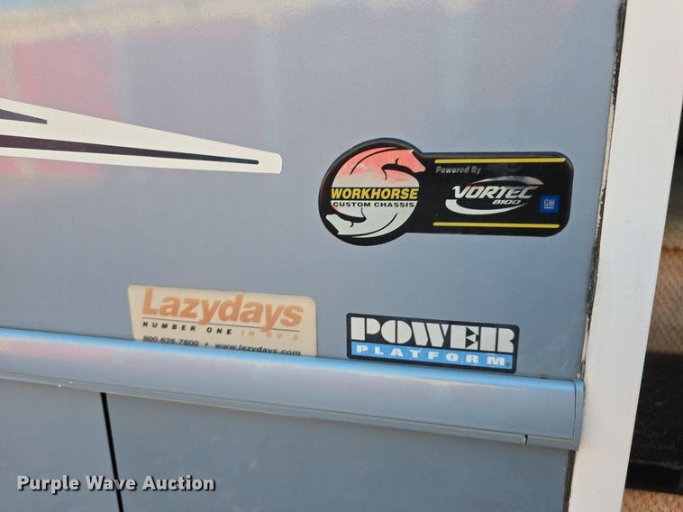 image for item IO9993 2003 Southwind  Workhorse Fleetwood RV