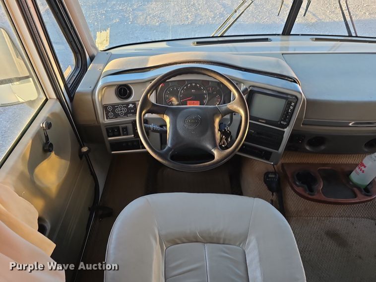 image for item IO9993 2003 Southwind  Workhorse Fleetwood RV