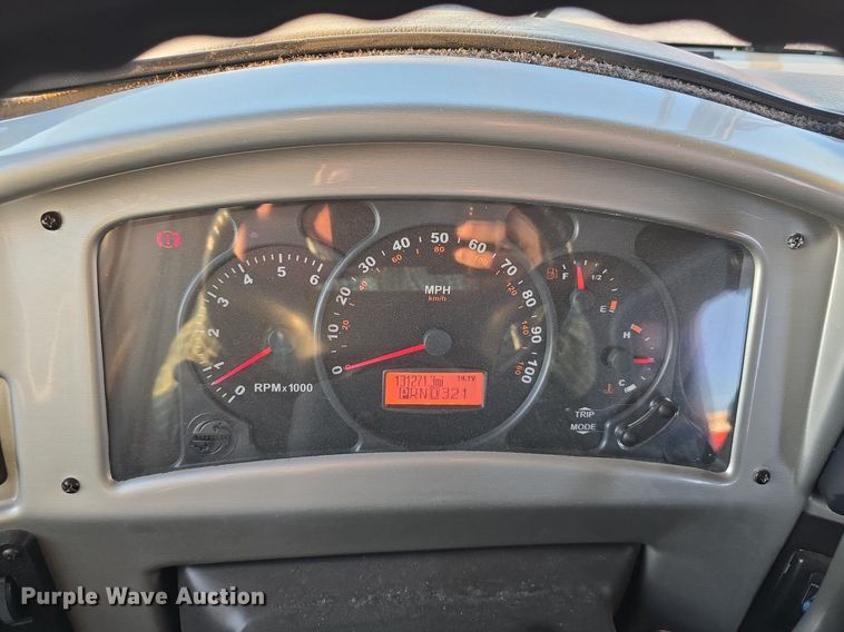 image for item IO9993 2003 Southwind  Workhorse Fleetwood RV