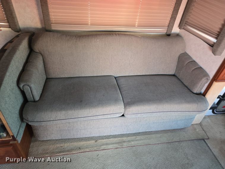 image for item IO9993 2003 Southwind  Workhorse Fleetwood RV