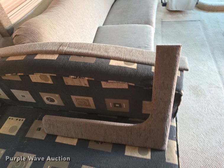 image for item IO9993 2003 Southwind  Workhorse Fleetwood RV