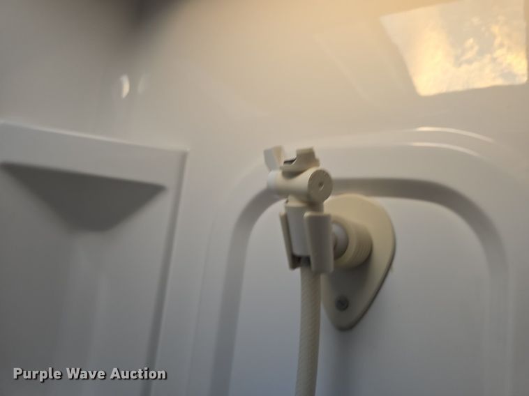 image for item IO9993 2003 Southwind  Workhorse Fleetwood RV